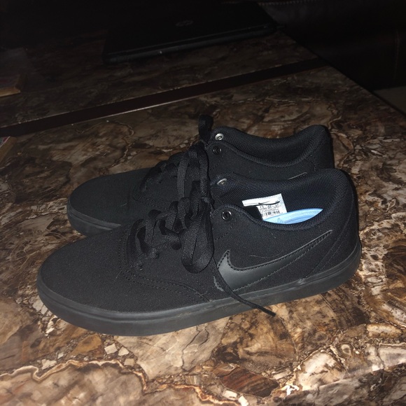 nike sb portmore ii all black canvas skate shoes